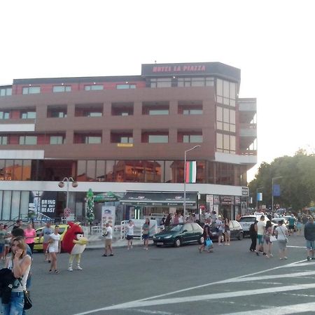 La Piazza Primorsko Rooms & Apartments Exteriér fotografie